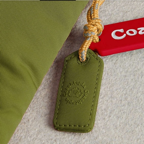 Coach "Coachtopia" Loop Quilted Cloud Tote - Picture 7 of 11